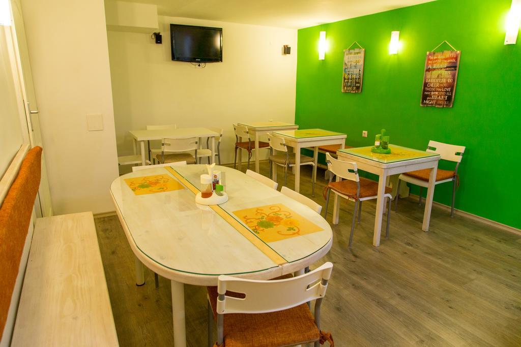 松树酒店 斯科普里 外观 照片
